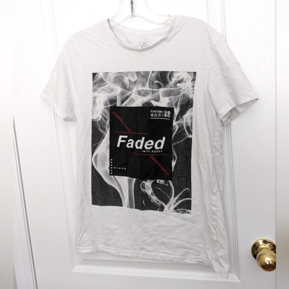3/$15 H&M Printed White & Black T-shirt